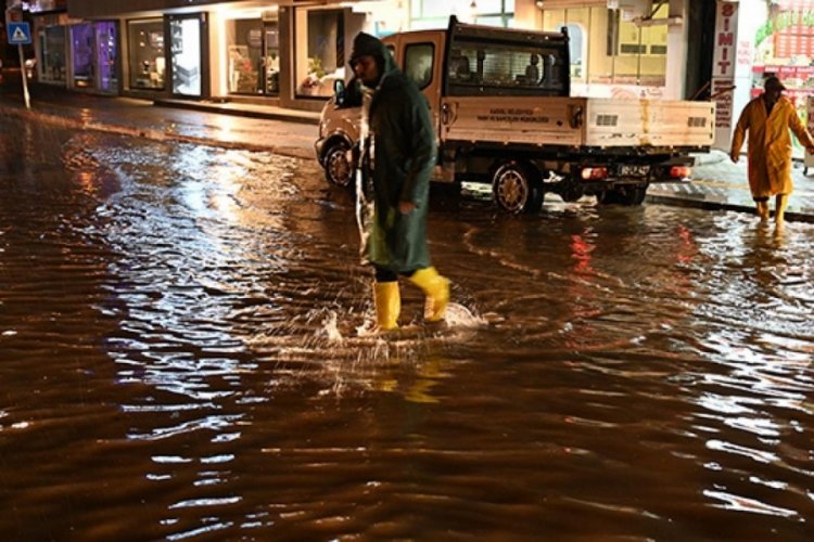 Osmaniye'de sağanak su baskınlarına sebep oldu