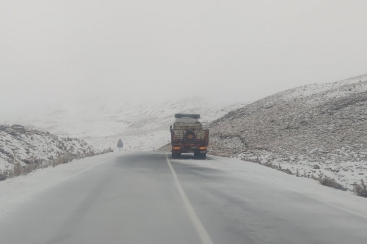 Karabet Ge&ccedil;idi'ne mevsimin ilk karı d&uuml;şt&uuml;