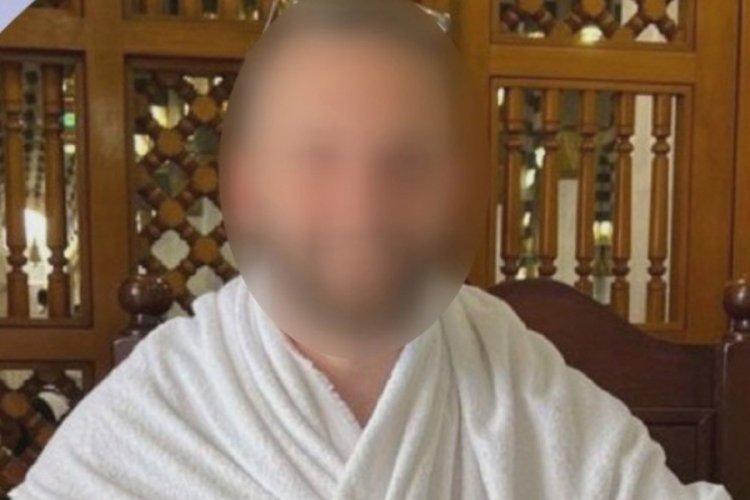 Umreye g&ouml;t&uuml;rme vaadiyle aldığı parayı bahis hesabına yatırdı