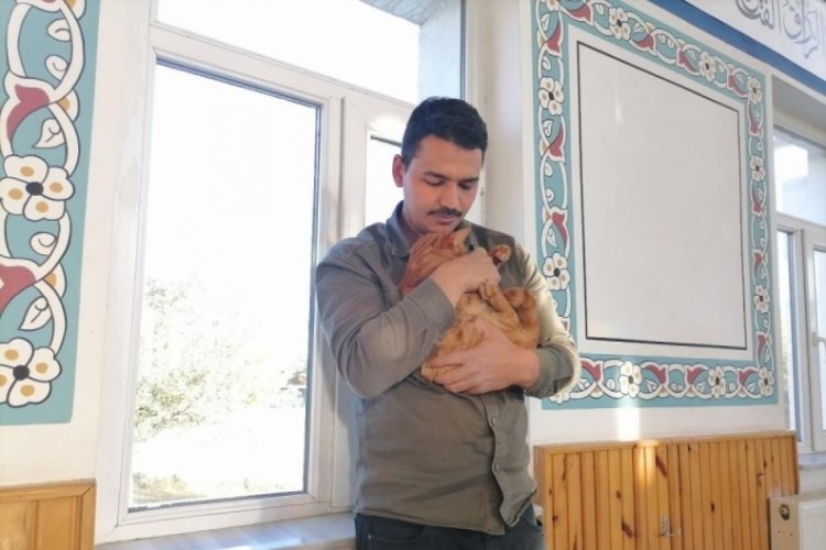 Cami imamından takdirlik hareket