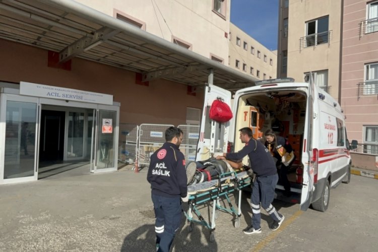 İskeleden d&uuml;şt&uuml;! İş&ccedil;i ağır yaralı