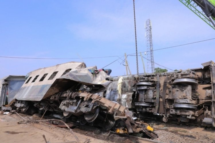 Etiyopya'da tren kazası: 15 &ouml;l&uuml;