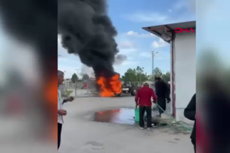 Park halindeki kamyonun kupası yandı
