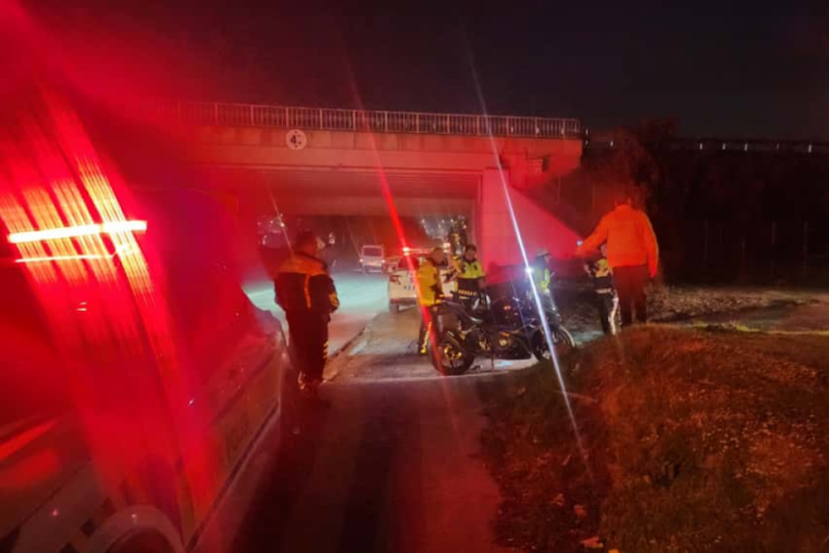 Bursa'da g&ouml;l yolunda otomobil ile &ccedil;arpışan motosiklet s&uuml;r&uuml;c&uuml;s&uuml; yaralandı!