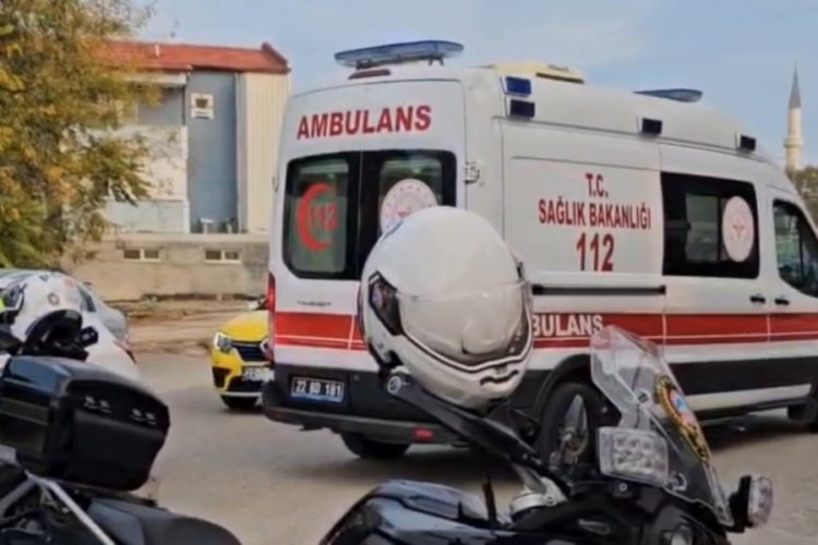 Otomobilin altında kalan yaşlı adam can verdi!
