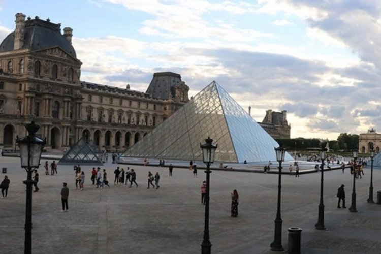 Louvre soygununun ardından bir şok daha! Fransa'da g&uuml;venlik sistemleri sorgulanmaya başladı...