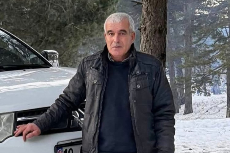 Kestiği kavak ağacının altında kalıp &ouml;ld&uuml;