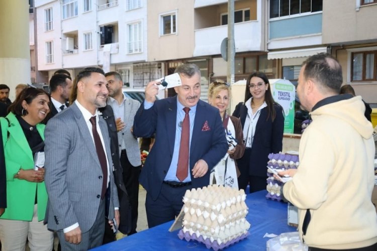 A Parti'den 'Kapı Kapı Anahtar' ile Gürsu'ya 300 kişilik çıkartma!