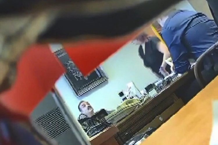 Tehdit anlarından sonra ilk karşılaşma! Savcı Yavuz Engin o s&ouml;zleri duyunca &ccedil;ileden &ccedil;ıktı