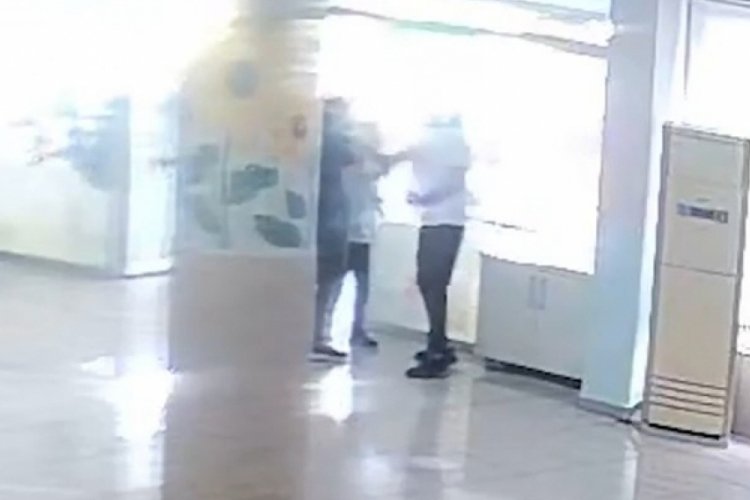Okulda 'pes' dedirten olay! &Ouml;ğretmene saldırdı...