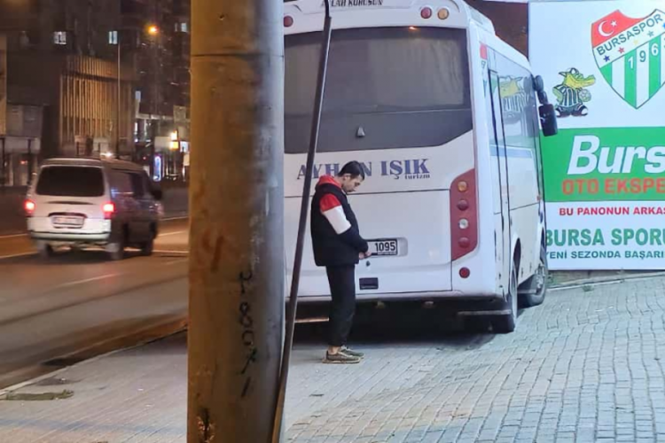 Bursa'da şoke eden g&ouml;r&uuml;nt&uuml;! Bir insan bunu kendine neden yapar?