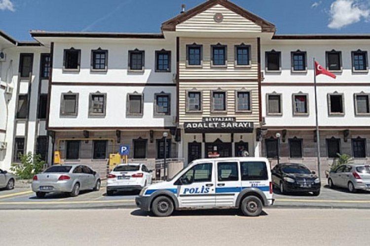 Patronunun para ve altınlarını &ccedil;alan karı-koca tutuklandı!