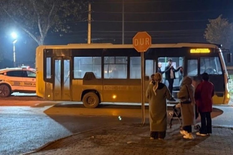 Bursa'da &ouml;zel halk otob&uuml;s&uuml; yayaya &ccedil;arptı! Durumu ağır...