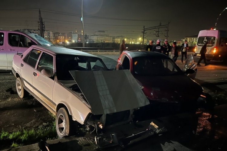 Zincirleme trafik kazası! Yaralılar var...