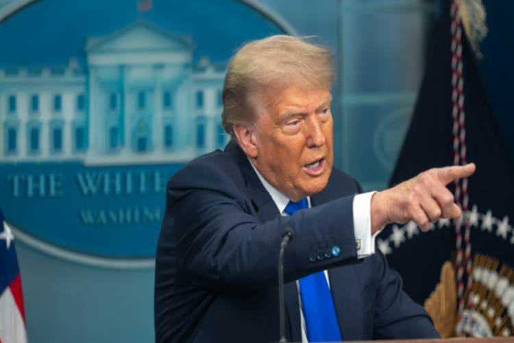 Trump: Kanada ile t&uuml;m ticaret m&uuml;zakereleri sonlandırıldı