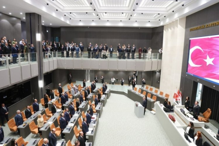 KKTC'de yeni Cumhurbaşkanı Tufan Erh&uuml;rman ant i&ccedil;ti