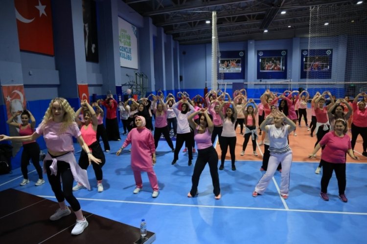 B&uuml;y&uuml;kşehir, kadınları sporla buluşturuyor