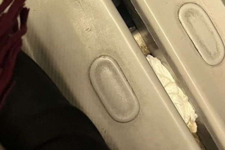 Bursa metrosunda tepki &ccedil;eken g&ouml;r&uuml;nt&uuml;! Vatandaş isyan etti...