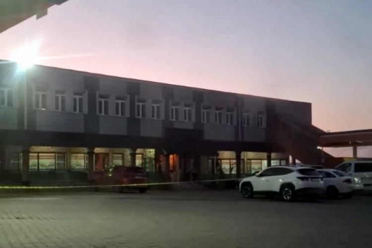 Restoranda yemek yiyenlere tabancayla ateş a&ccedil;tı: 1 &ouml;l&uuml;, 1 yaralı