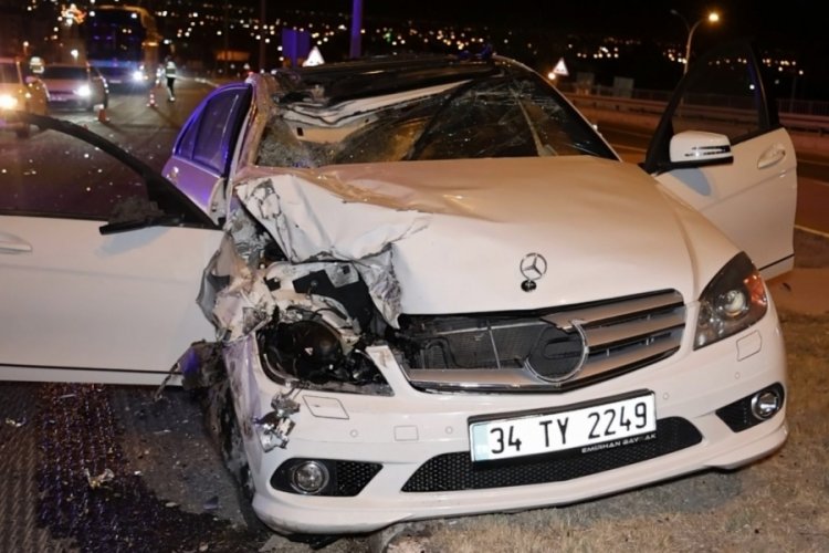 Aday s&uuml;r&uuml;c&uuml; alkoll&uuml; ara&ccedil; kullandı, tıra arkadan &ccedil;arptı: Ehliyeti daimi olarak iptal edildi