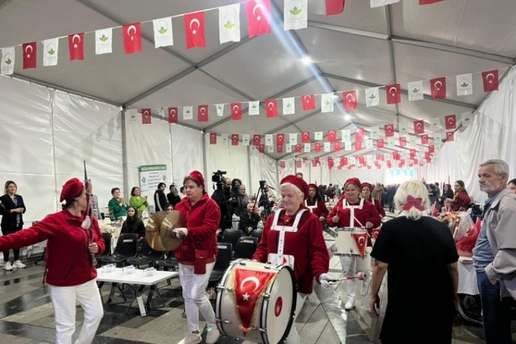 Bursa Osmangazi Belediyesi'nden Cumhuriyet'in 102. yılına &ouml;zel anlamlı etkinlik!
