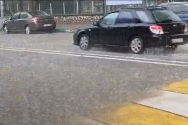 Bursa'nın o il&ccedil;esinde yollar g&ouml;le d&ouml;nd&uuml;