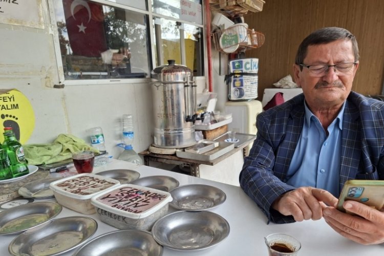Bursa'da gelenlerden 48 yıldır para almıyorlar: "Sebil, buyurun yiyin"