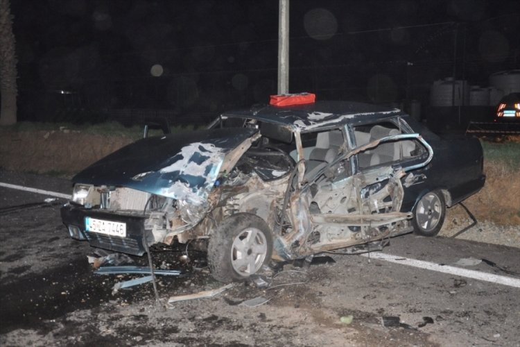 Otomobil ve pikap &ccedil;arpıştı: 6 yaralı