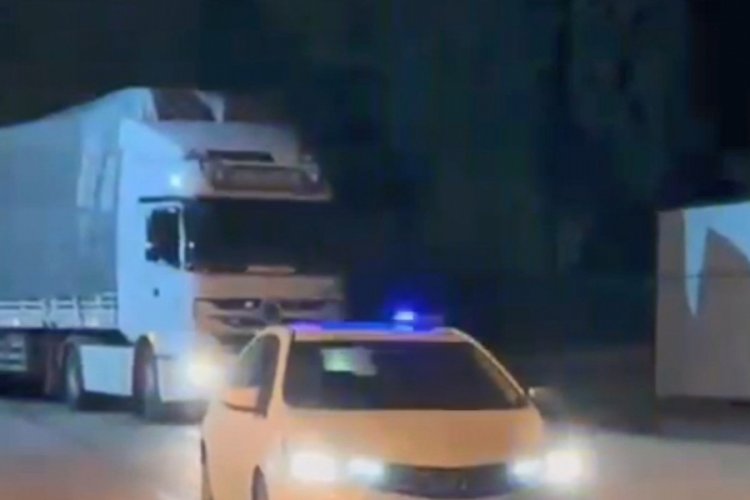 Kocaeli'de bir TIR'da 49 bin 750 paket ka&ccedil;ak sigara ele ge&ccedil;irildi