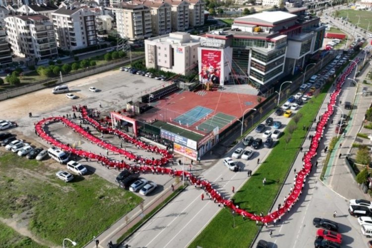 Bursa'da dev T&uuml;rk Bayraklı kortej