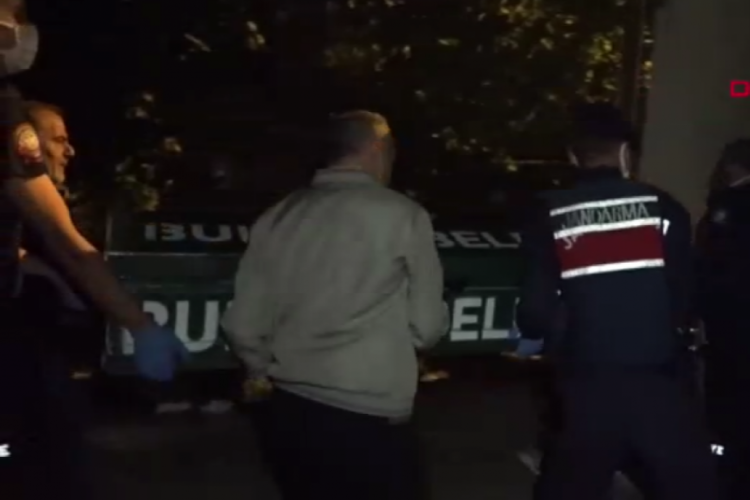 Evinde &ouml;l&uuml; bulundu