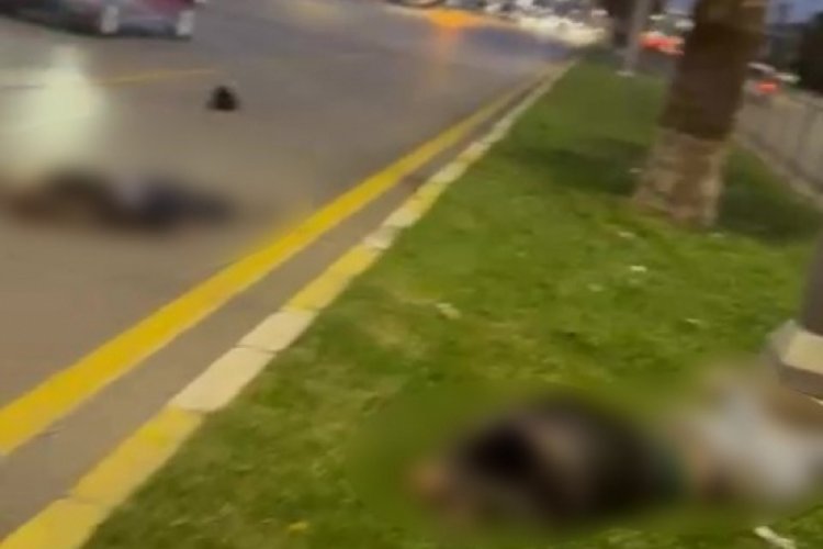 Aydınlatma direğine &ccedil;arpmışlardı! Motosikletteki iki arkadaş hayatını kaybetti...