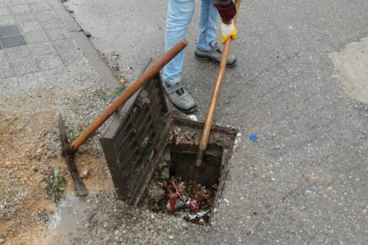 İneg&ouml;l Belediyesi'nden r&ouml;gar temizliklerine destek