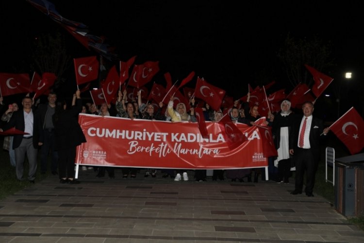 Bursa'da &uuml;retici kadınlar 'Cumhuriyet' i&ccedil;in bir araya geldi