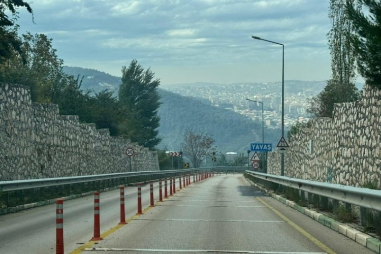 Bursa'nın en tehlikelisi! Otob&uuml;slerin yasaklandığı yol...