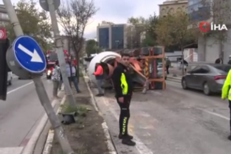 Beton mikseri devrildi: 1 yaralı