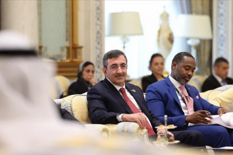 T&uuml;rkiye Y&uuml;zyılı vizyonu Riyad'da anlatıldı!