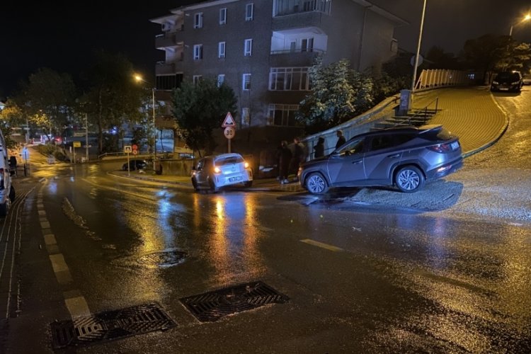 Bursa'da kazaya karıştığı gibi olay yerinden t&uuml;yd&uuml;! Arama &ccedil;alışması başlatıldı...