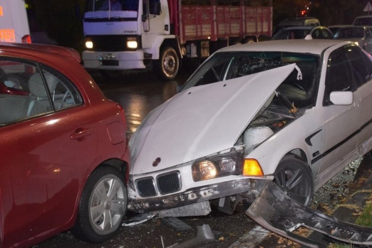Sivas'ta 5 otomobil zincirleme kazaya karıştı