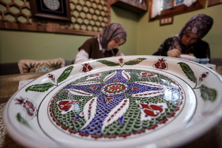Bursa'nın 600 yıllık hanı, sanat&ccedil;ılara kapılarını a&ccedil;tı