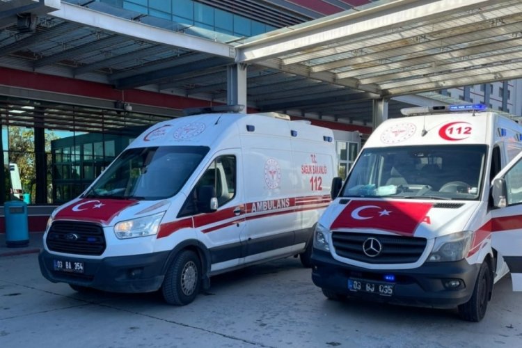 Ambulanslar T&uuml;rk Bayraklarıyla s&uuml;slendi