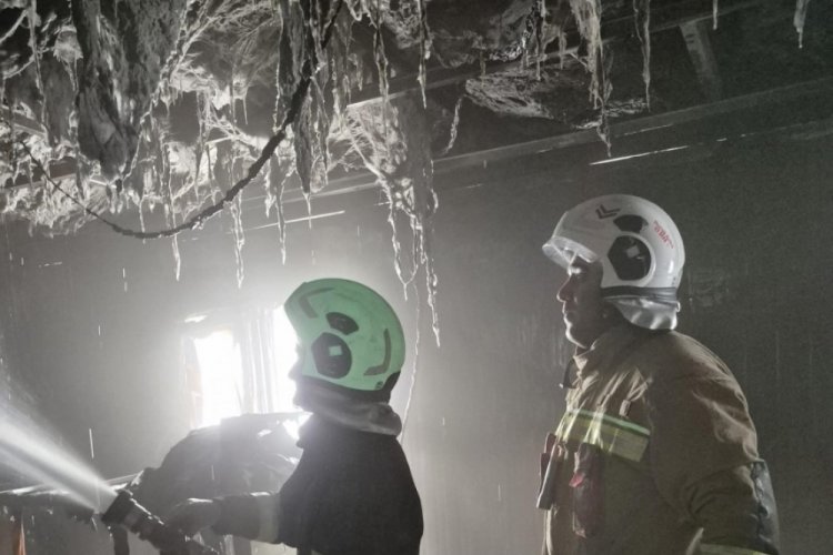 Konteyner yatakhane yandı! Kullanılamaz hale geldi