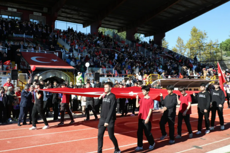 Bursa İneg&ouml;l'de Cumhuriyet coşkusu