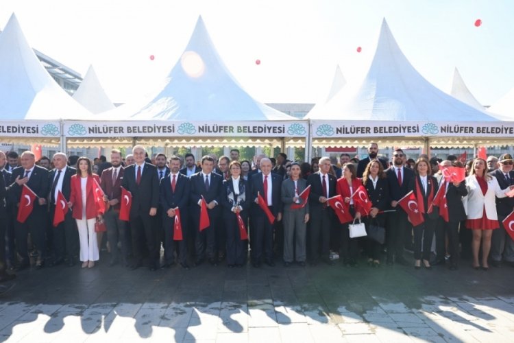 Nil&uuml;fer'de Cumhuriyet coşkuyla kutlandı