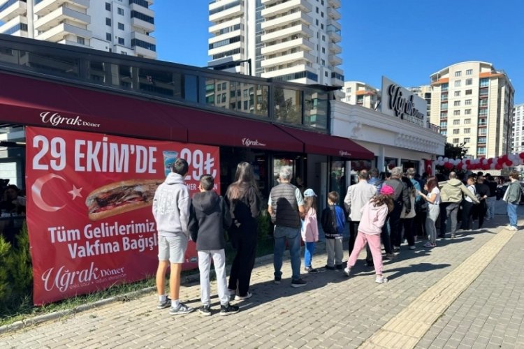 Bursa'da d&ouml;nerciden Cumhuriyet Bayramı'na anlamlı destek