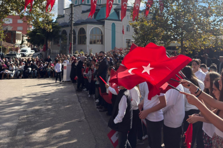 Bursa Yenik&ouml;y'de Cumhuriyet Bayramı coşkusu!