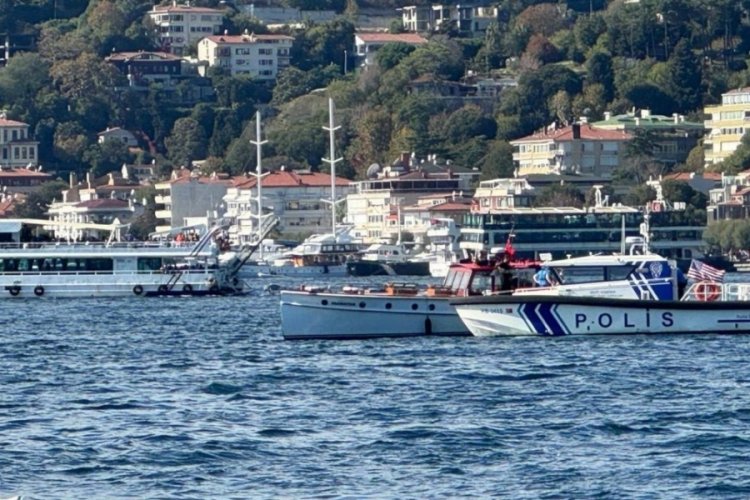 İstanbul Boğazı'nda tekne ile kano &ccedil;arpıştı: 4 kişi kurtarıldı