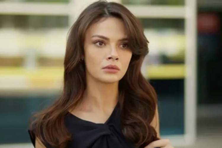 Uzak Şehir'de şaşırtan iddia: Meğer Alya Albora'nın bab...