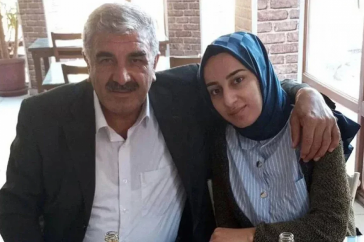 &Ouml;ğrencilerin Rojin i&ccedil;in başlattıkları eyleme acılı baba Kabaiş de destek verdi