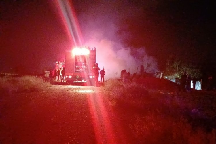 M&uuml;stakil ev alevler i&ccedil;in kaldı: 7 kişi dumandan etkilendi